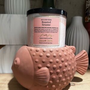 Bath & Body Works Roasted Sesame Scented Candle in Dusty Pink